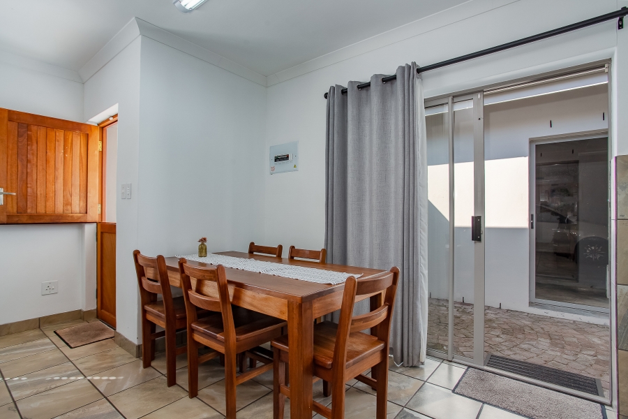 2 Bedroom Property for Sale in Lemoenkloof Western Cape